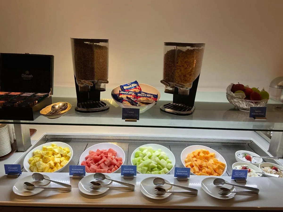 Ibis Brisbane Airport Hotel 3*,